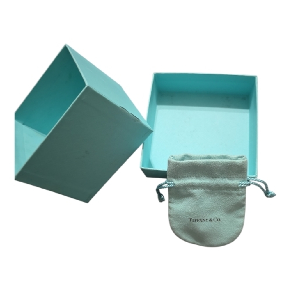 Tiffany & Co. Blue Box & A Ring Pouch INCLUDED - Picture 2 of 6